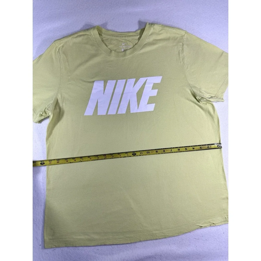 The Nike Tee Men's XL Yellow Green Short Sleeve Graphic Logo T-Shirt Casual